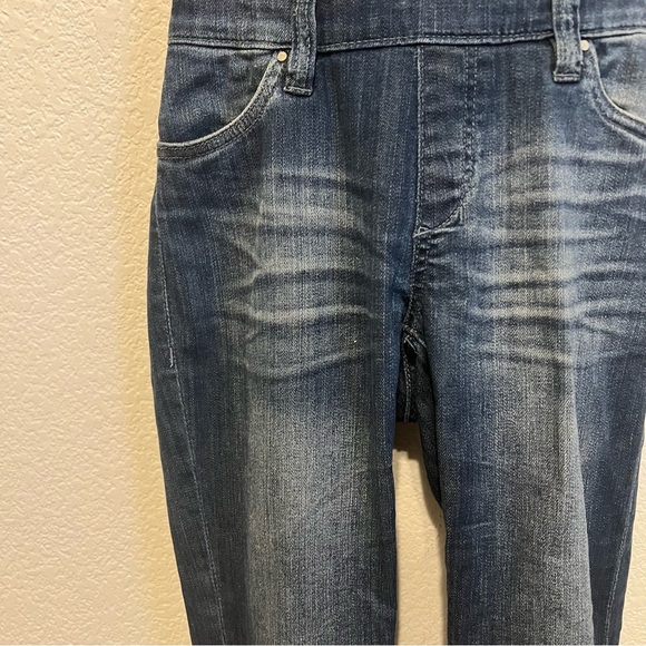 Blank NYC Size 25 Skinny Leg Overalls Whiskered Fading Ankle Zipper - Picture 4 of 13